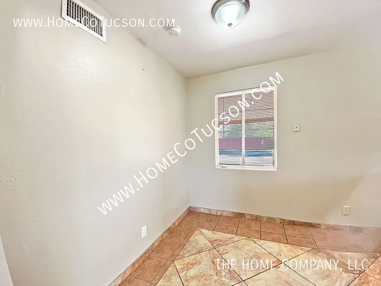 5452 E Linden St — Photo 12
