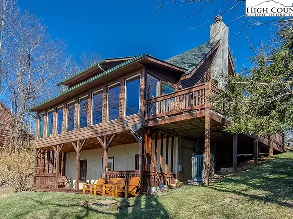 828 Alpine Dr, Seven Devils, NC 28604