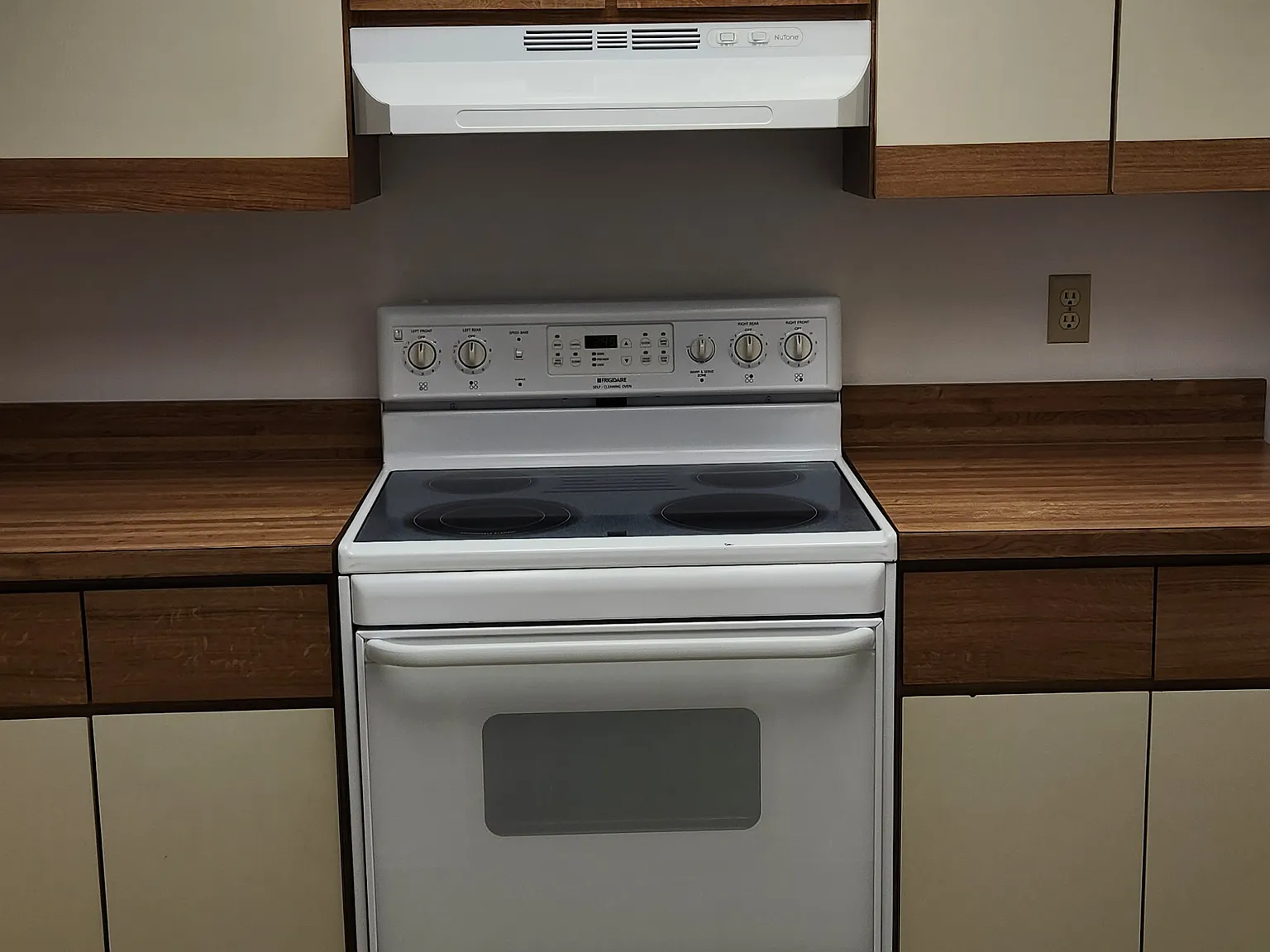 2 bed, 1.5 bath, 1100 sqft, $1,575 — Photo 4
