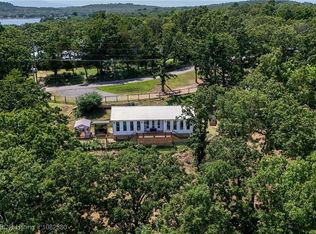 8721 Northshore Dr, Hackett, AR 72937