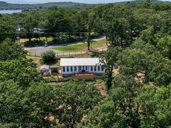 8721 Northshore Dr, Hackett, AR 72937