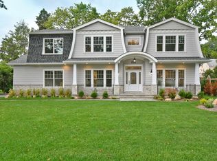 85 Wagon Rd, Roslyn Heights, NY 11577