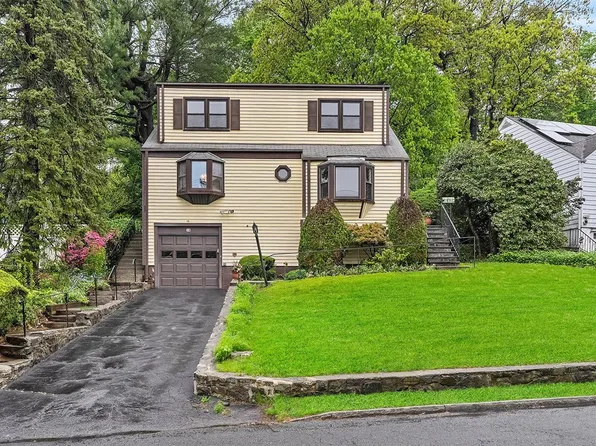 16 Garretson Road, White Plains, NY 10604