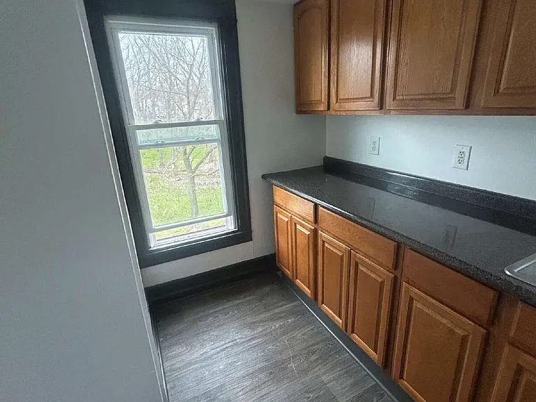 9 Hawthorne St #2 — Photo 3