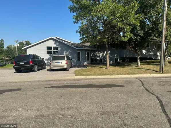 521 Walnut St S, Sauk Centre, MN 56378