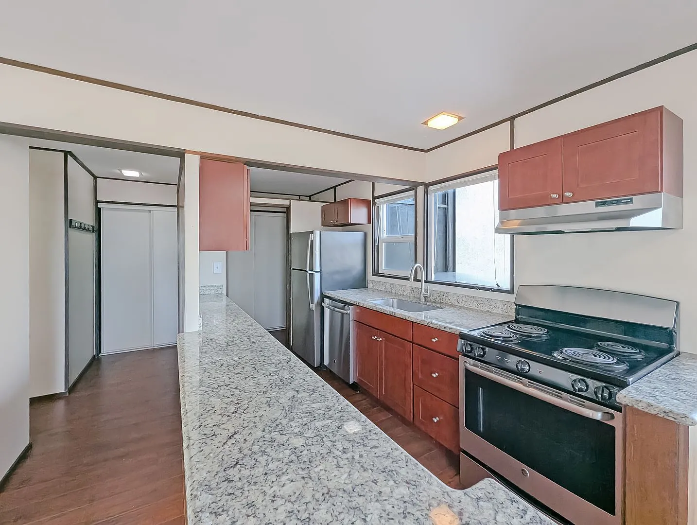 Allison Apartments — Photo 3