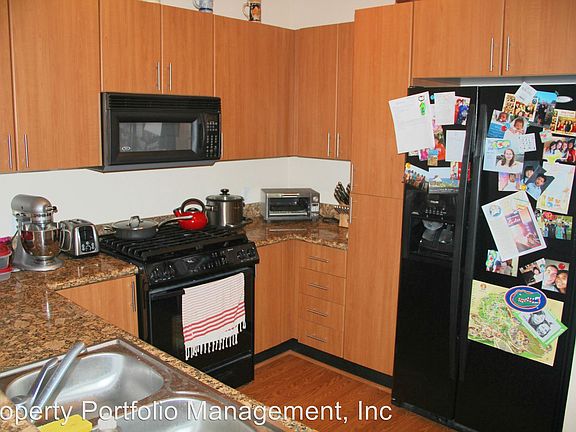 4th image of 1465 C St Unit 3313