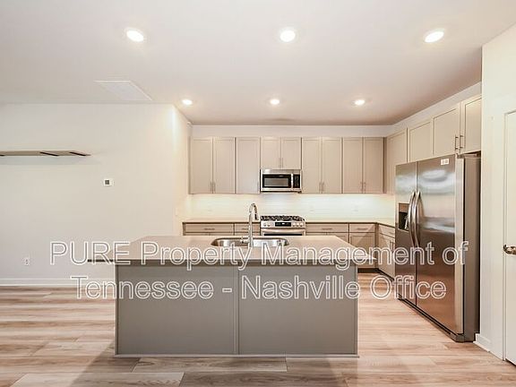 2nd image of 2708 Fordham St