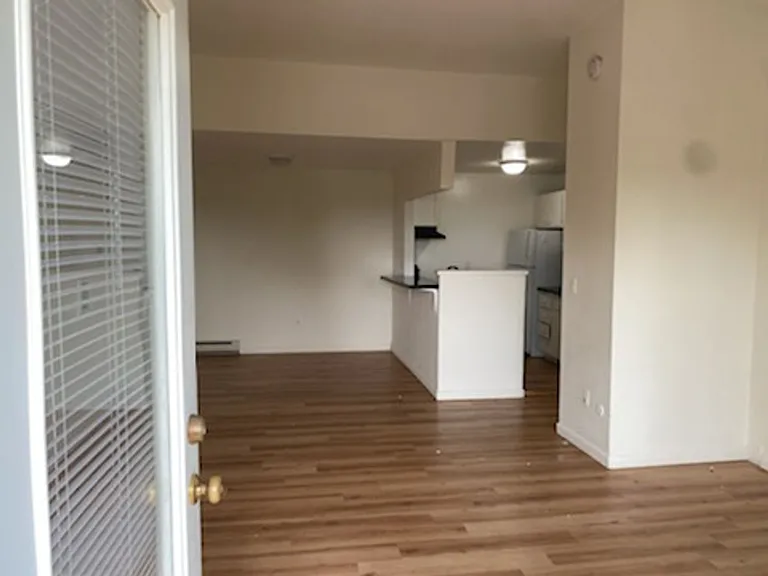University Park Apartments near Cornell University — Photo 688