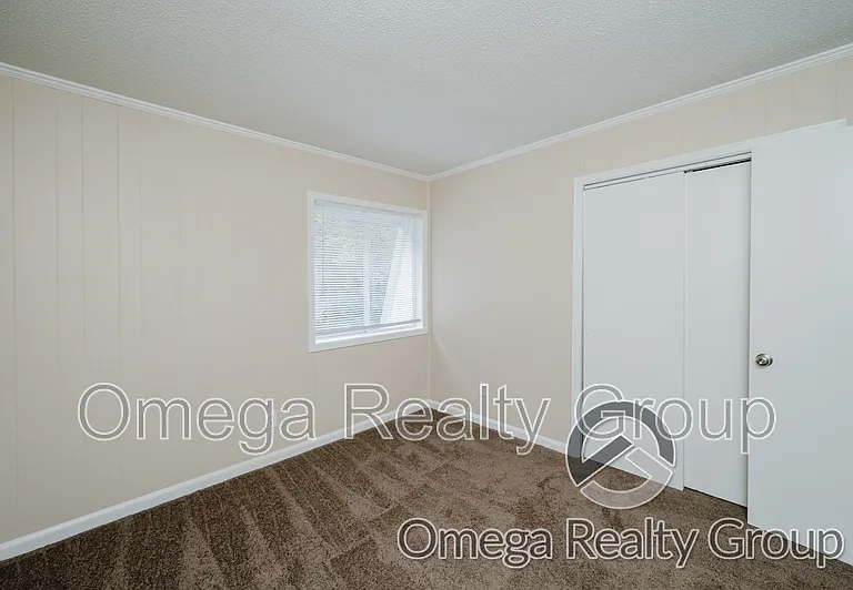 Camelot Apartments — Photo 40