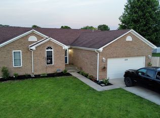 289 Eastview Dr, Bargersville, IN