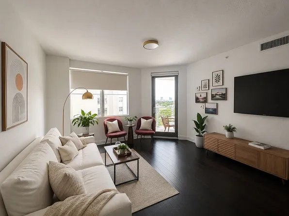1830 Radius Dr #822, Hollywood, FL 33020