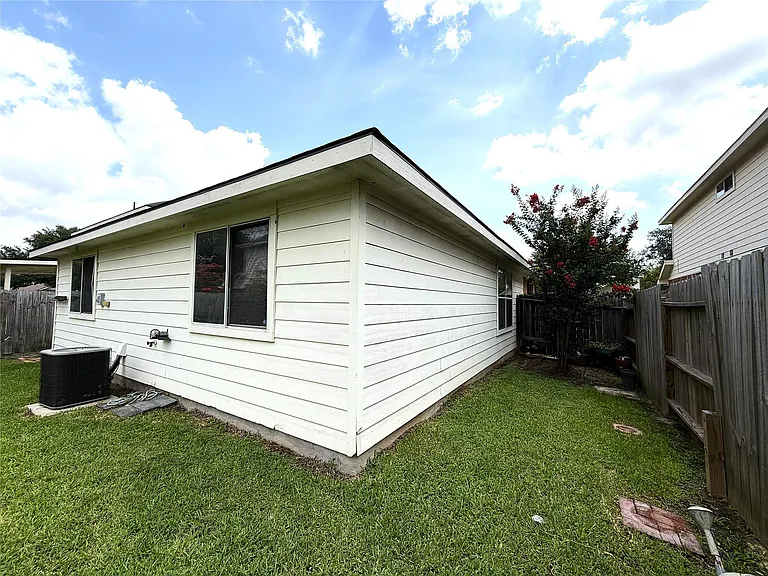 4719 Cypress Dawn Ln — Photo 24