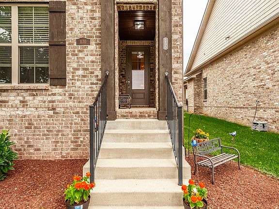 4th image of 1170 Cavaletti Cir W