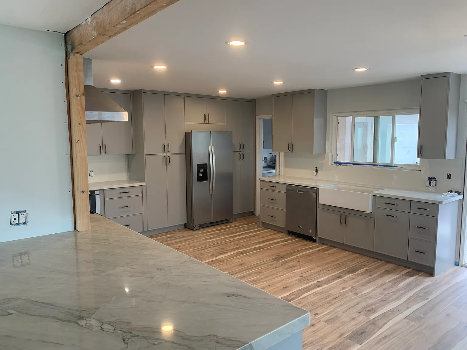 4 bed, 2706 sqft, $8,995 — Photo 4