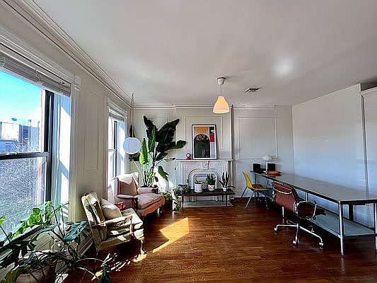 2nd image of 92 Hancock St #4
