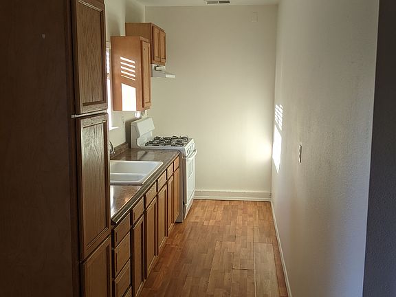 5th image of 916 Harliss Ave #Adu