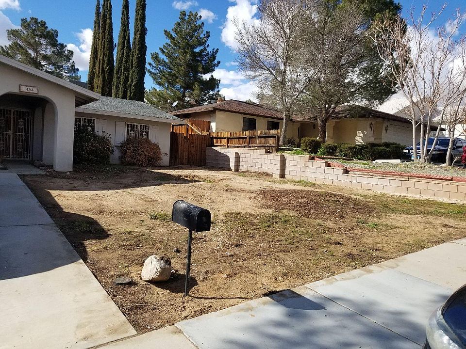 1st image of 14266 La Paz Dr