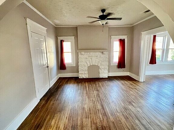 2nd image of 805 Garland St