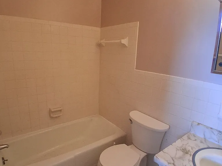 410 W Palm St — Photo 1