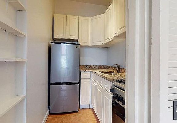 4th image of 399 E 78th St APT 3B
