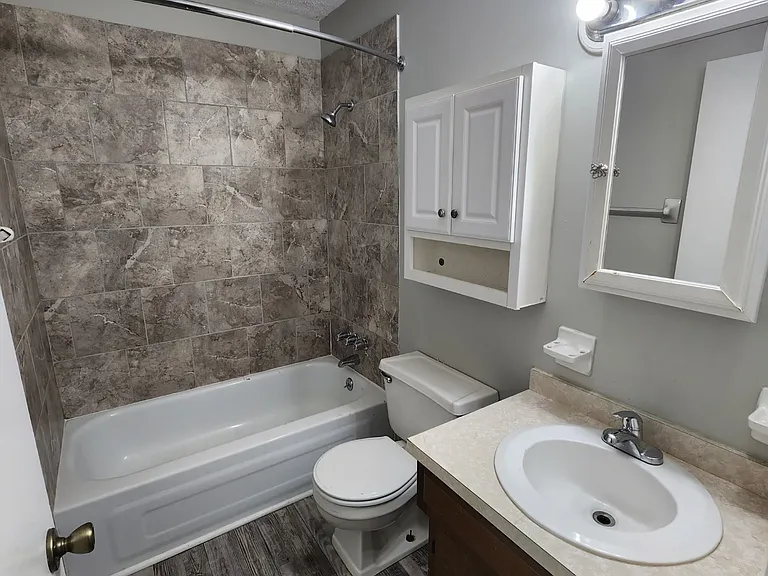 100 Grant Dr — Photo 40