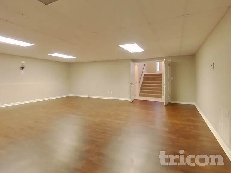 8870 Mae Ct — Photo 19