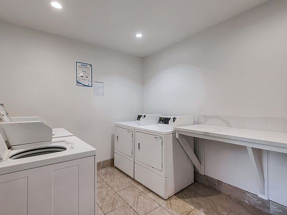 5th image of 6028-6100 West Blvd #7