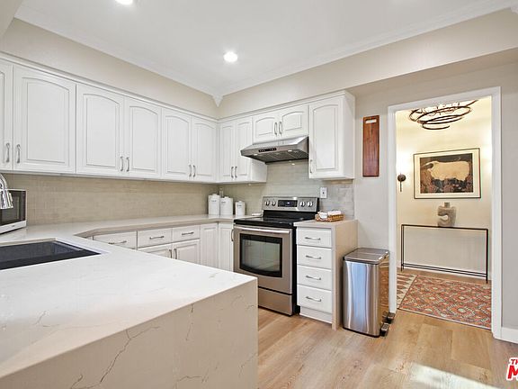 5th image of 3500 W Manchester Blvd Unit 19