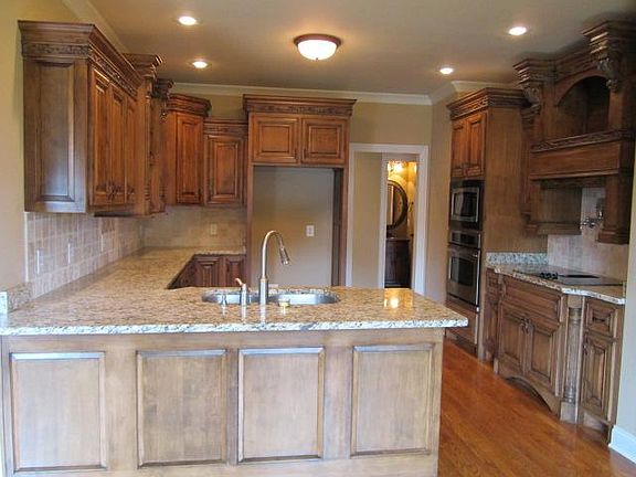5th image of 1040 Briarwood Dr