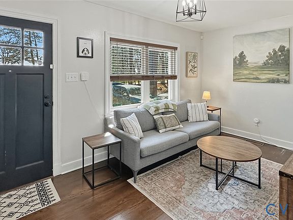5th image of 400 S Oak Ave