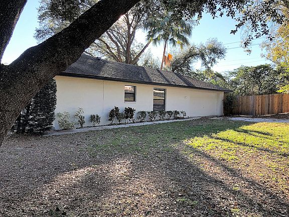 SIDE ELEVATION with oversized 2 car garage
