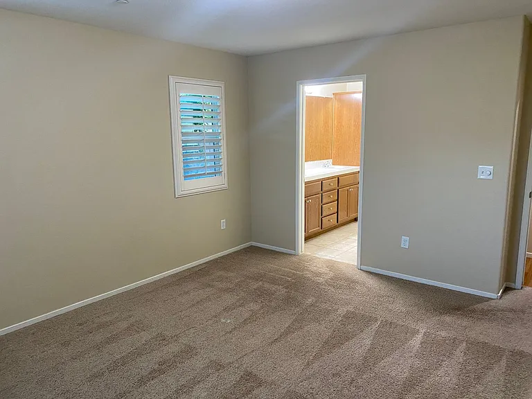 432 Edgewater St — Photo 17