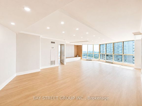 4th image of 85 Skymark Dr APT 2201