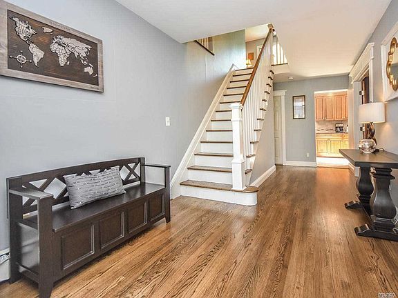 2nd image of 25 Twin Oaks Dr