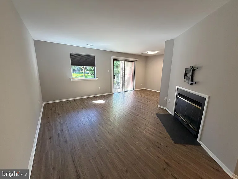 402 Cypress Point Cir #A — Photo 3