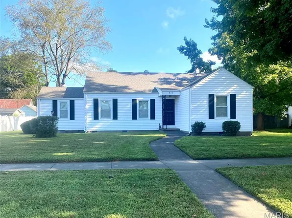 804 E Cypress St, Charleston, MO 63834