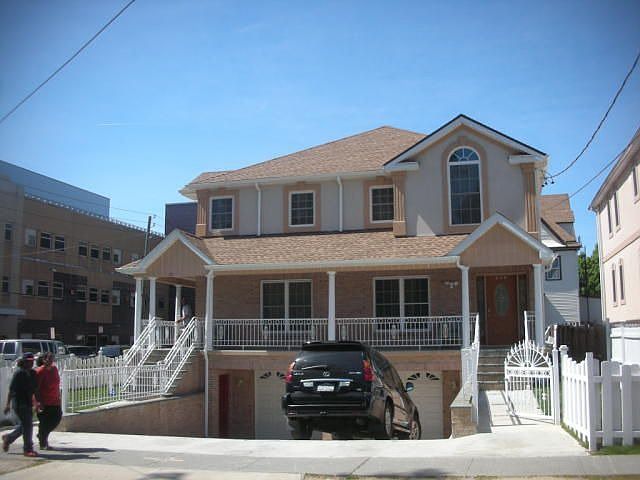 1st image of 131 W 2nd St