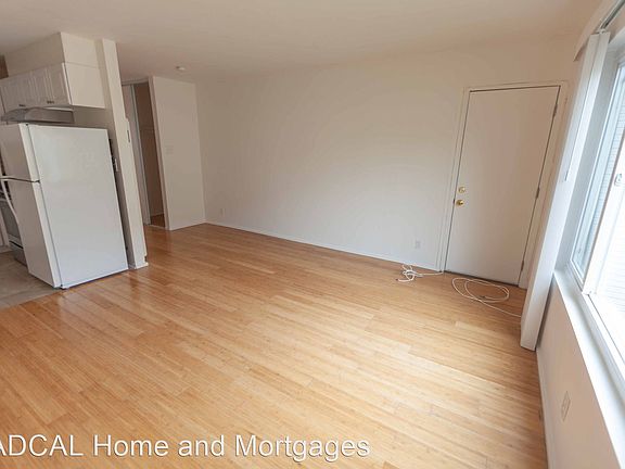 4th image of 1015 Lincoln Way APT 8