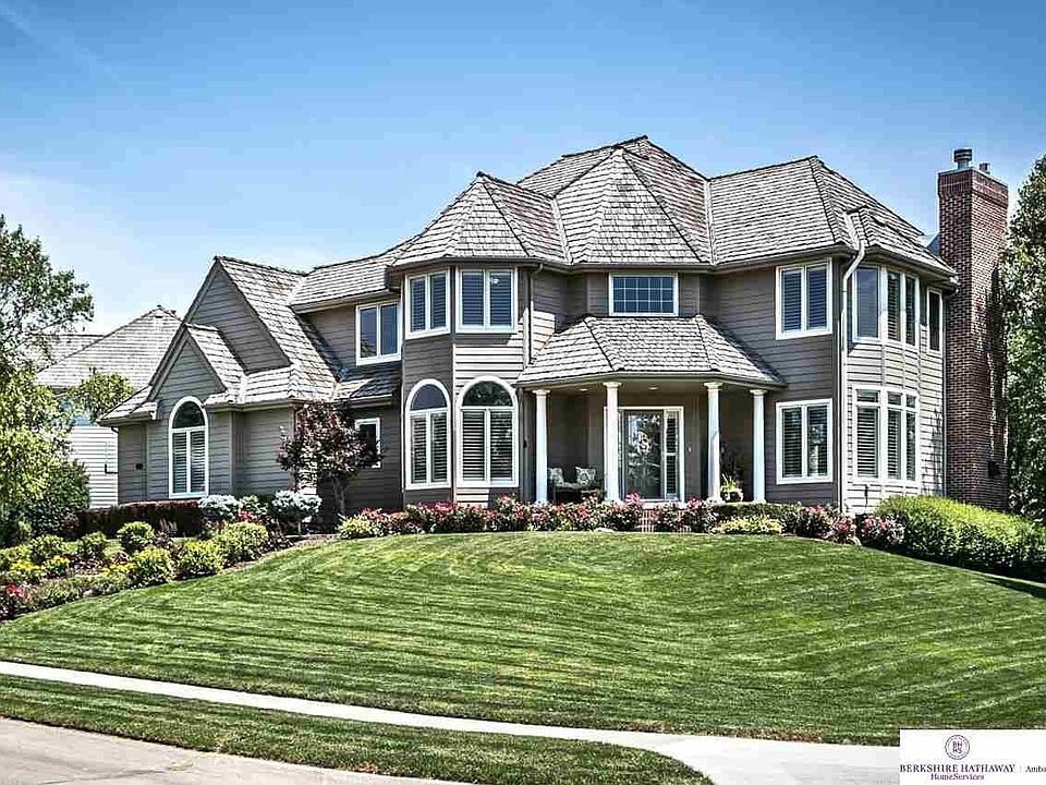 1st image of 18423 Pierce Cir