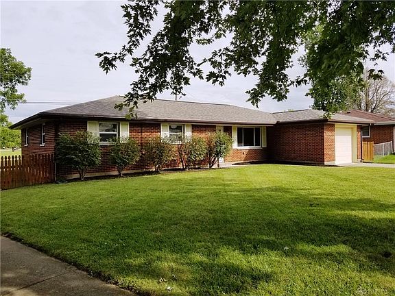 3rd image of 312 Capri Pl
