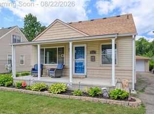 931 Garden St, Garden City, MI 48135