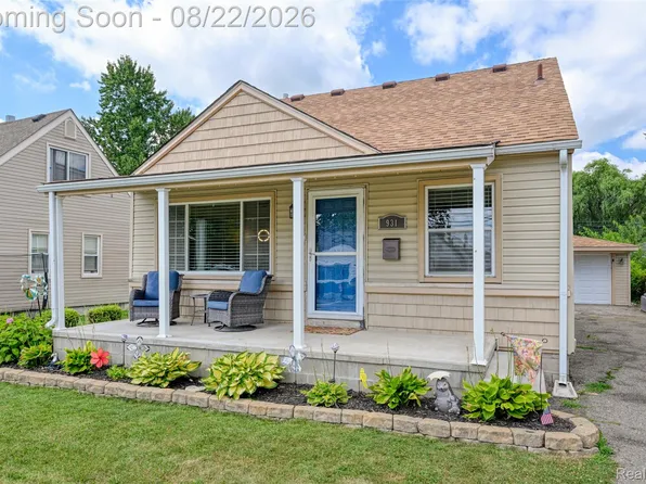 931 Garden St, Garden City, MI 48135