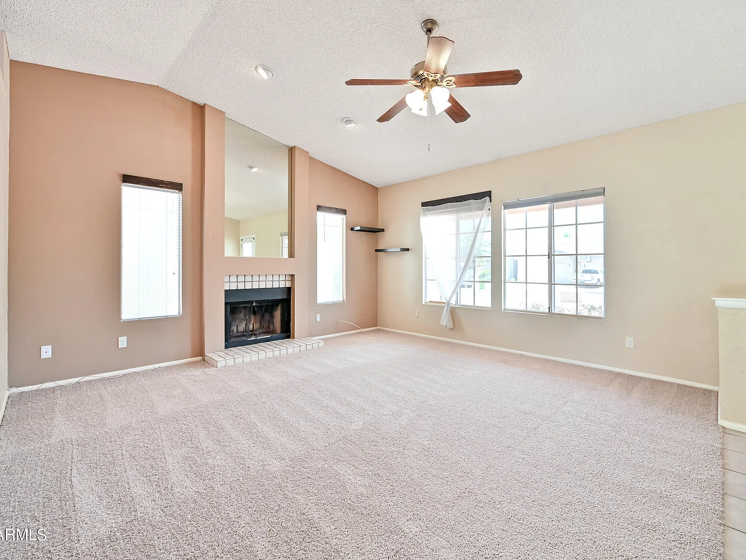 3 bed, 2.0 bath, 1428 sqft, $2,395 — Photo 4