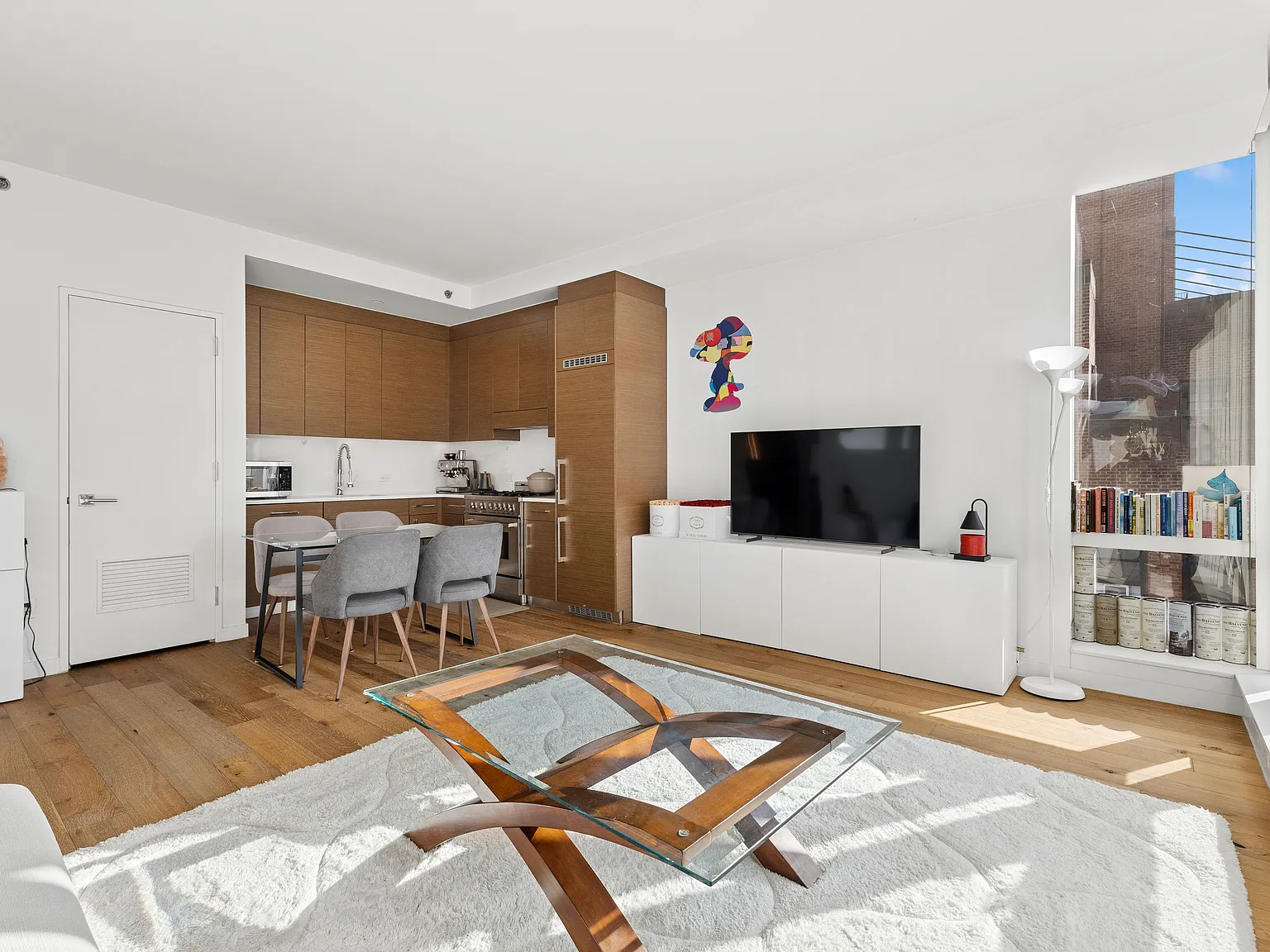 325 Lexington Avenue — Photo 2