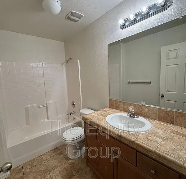 1915 Bella Oaks Dr — Photo 14