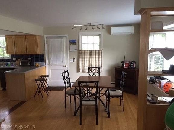 3rd image of 411 Turner St NE