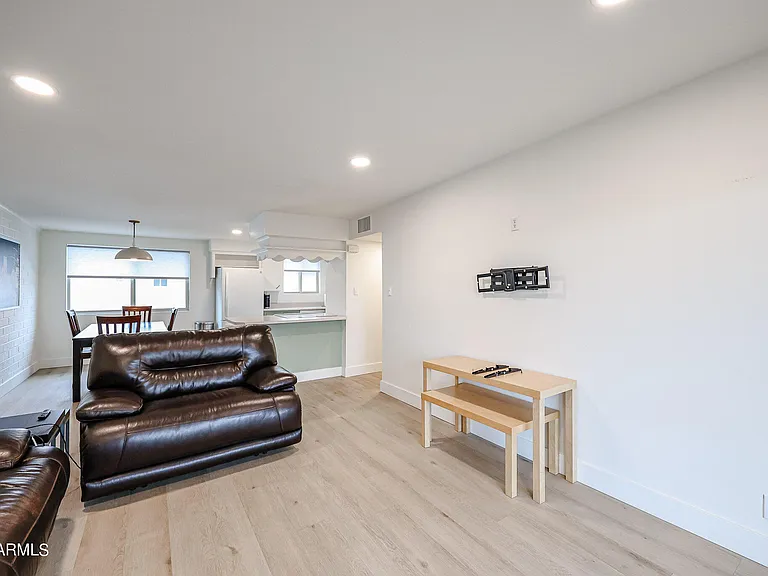 6824 E 2nd St #206 — Photo 7