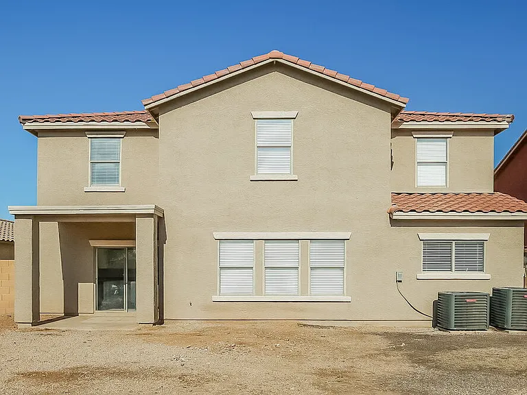 2413 W Chipman Rd — Photo 17