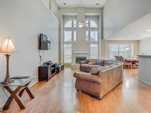 5th image of 208 Willowlake Dr